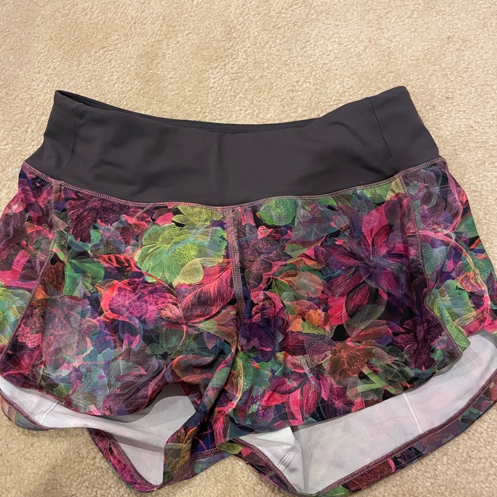 lululemon high ride speed up shorts vivid moral tone multi & graphite grey top